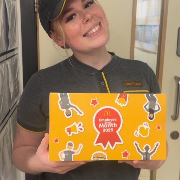 CjMKL1NuYXBjaGF0LzEzLjYzLjEuMCAoaVBob25lMTUsMzsgaU9TIDI2LjE7IGd6aXApIAI=